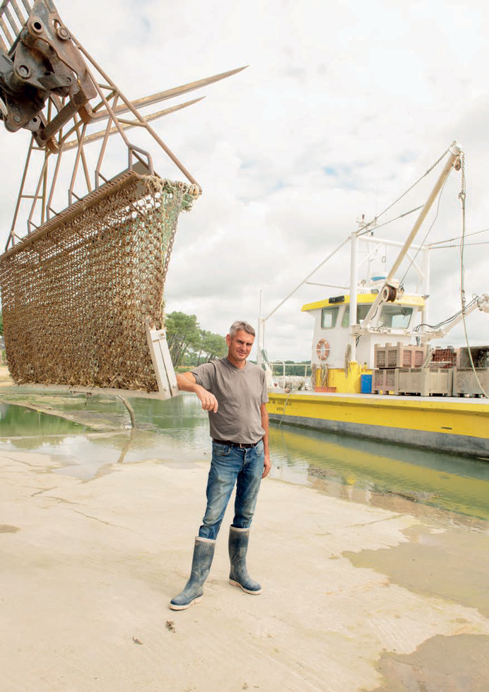 Christophe Kerisit, août 2021. Naisseur et éleveur d’huîtres plates en baie de Quiberon.